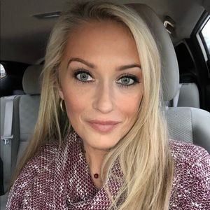 Meet your Posher, Tara
